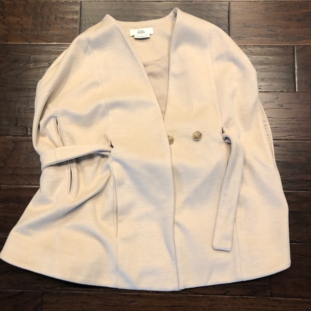 Tan cape